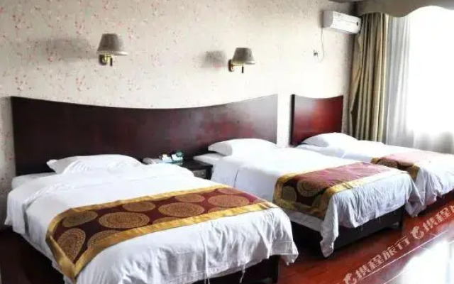 Pu'er Tianyi Hotel