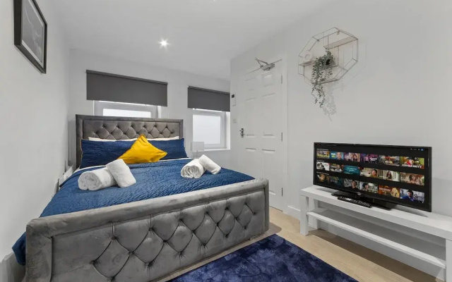 Stunning Ensuite Studio Crystal Palace London Se20
