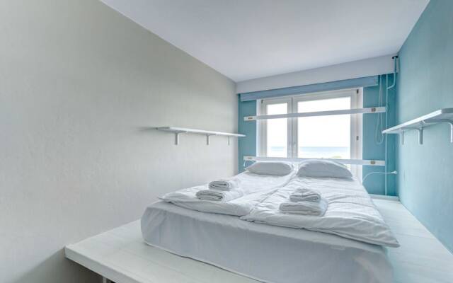 Апартаменты Dom & House - Level Eleven Apartment Sea View Сопот комната для гостей
