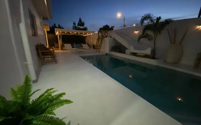 4BLESSINGSCURACAO TOP location swimming pool & nearby beaches -