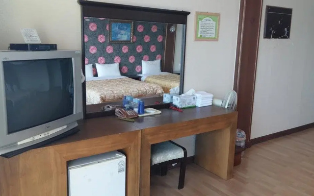 Mongdol Beach Hotel