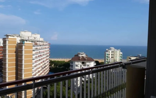 Ideal Getaway Apartment Near the Beach