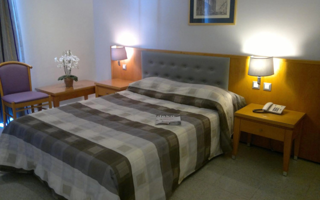 Athena Hotel