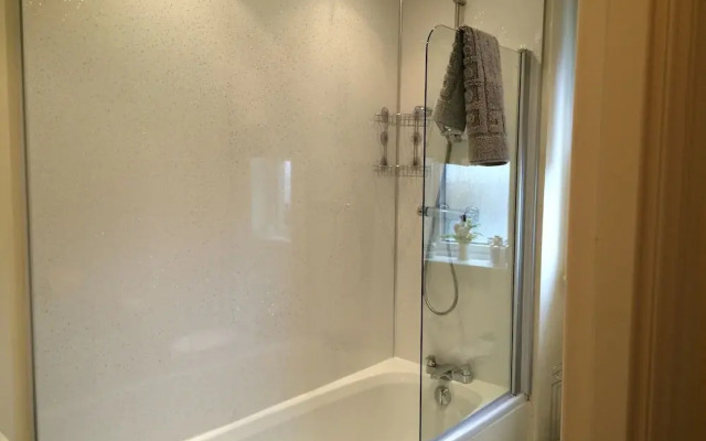Woodgrove Apartment