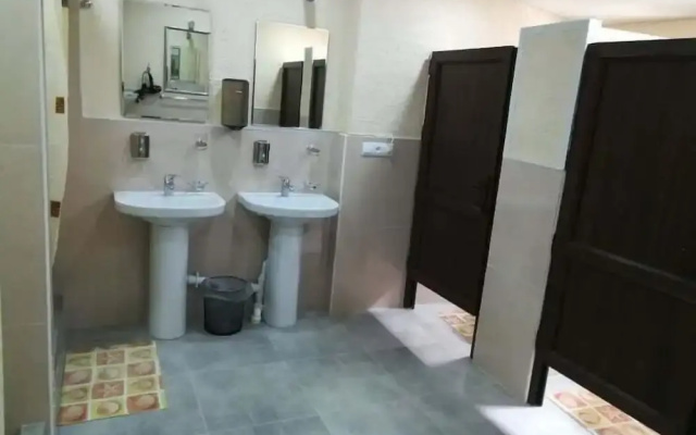 Art Garden Hostel and Tours