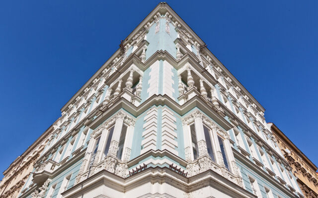 Апартаменты Royal Prague City Apartments Прага вид на фасад