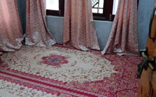 POP 92683 Tabasum Homestay