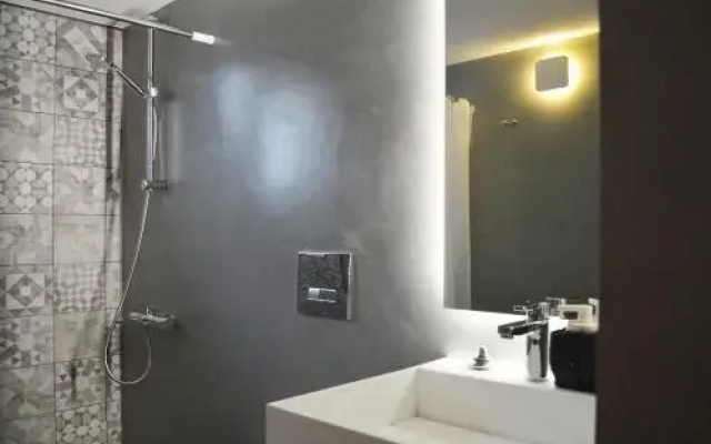 Likavittos Apartments