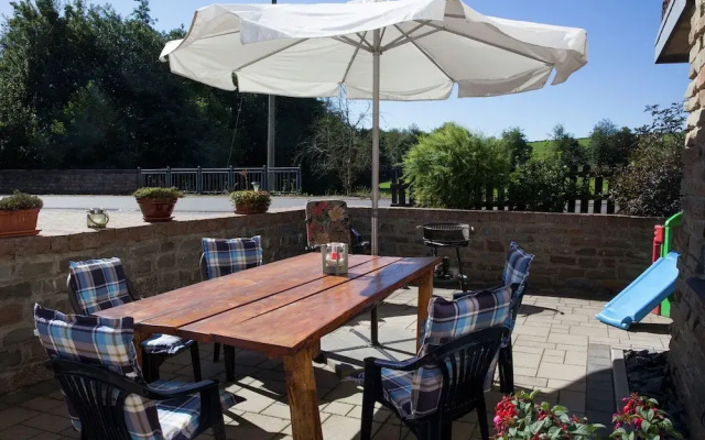 Serene Apartment near Lake in Halenfeld