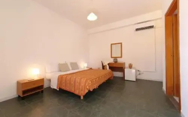 Europa Rooms And Restaurant
