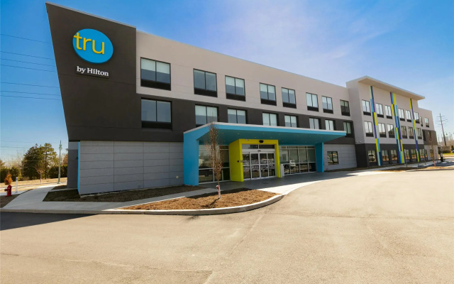 Tru by Hilton Hazleton