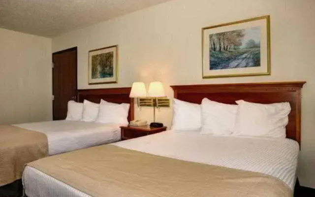 Magnuson Hotel on the Lake Clarksville