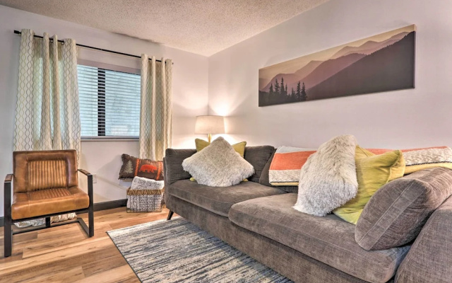 Walk Downtown! Gatlinburg Condo w/ Patio & Pool