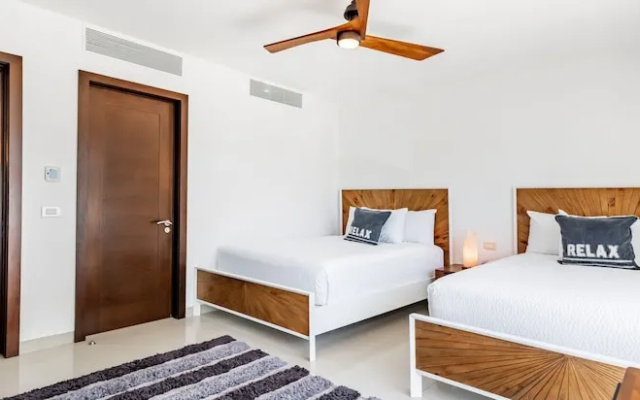 Z Casa Limon 2 Bedroom Condo by Redawning