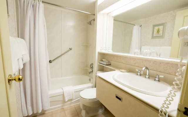 Royal Scot Hotel & Suites, Trademark Collection by Wyndham