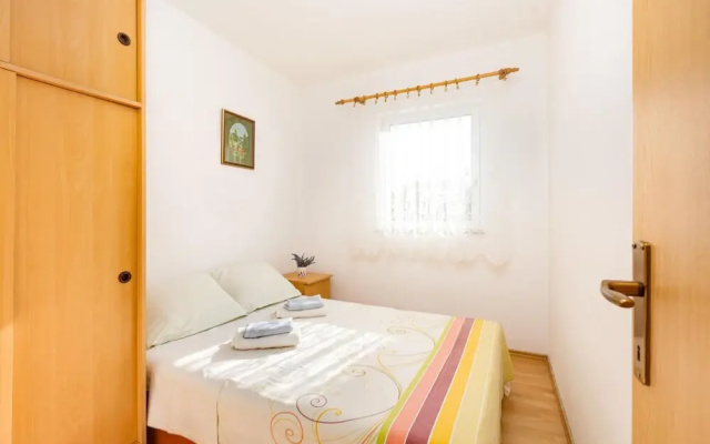 Beautiful Home in Rasopasno With Wifi and 1 Bedrooms
