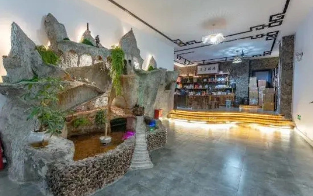 Pu'er River Hotel