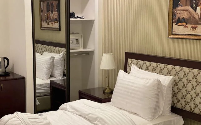 Strand Hotel
