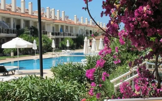 Villa AQ37 by JoyLettings