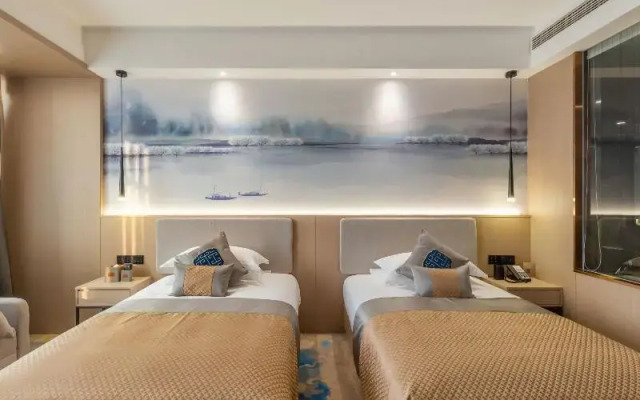 RuiLi Blossom Hotel