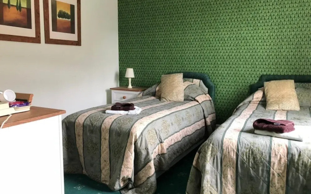 Greyhound Hotel
