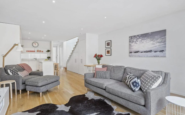 BOUTIQUE STAYS - Port Haven