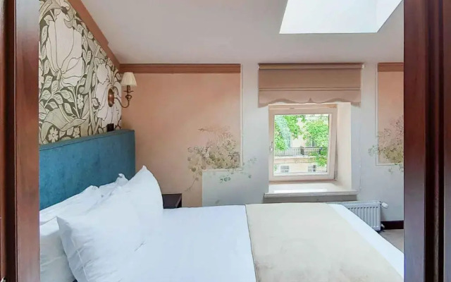 Shato Luxe Hotel