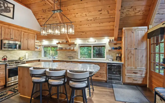 West Shore Haven Near Beach & Outdoor Fun!
