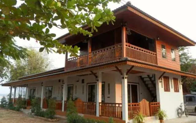 Nakorn Cafe Guest House