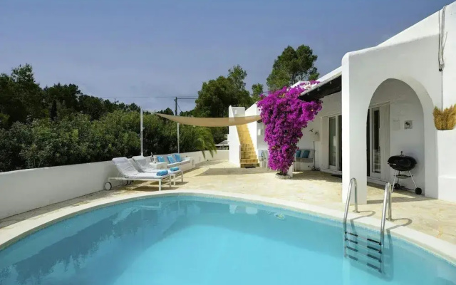 Tranquil Villa With Private Pool