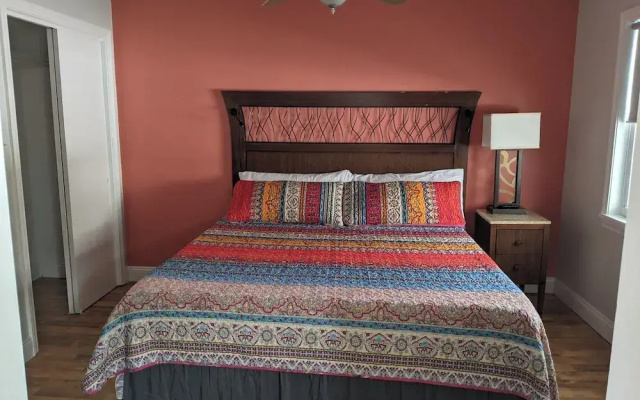 Riverboat Inn and Suites