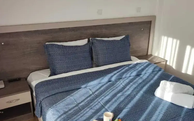 Adaya Karşı Otel