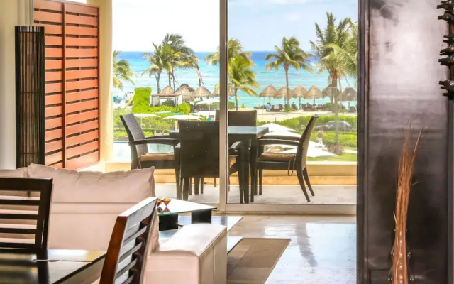 Elements 210 2 Bedroom Condo by Redawning