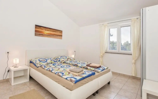 Amazing Home in Koromacno With Wifi and 2 Bedrooms