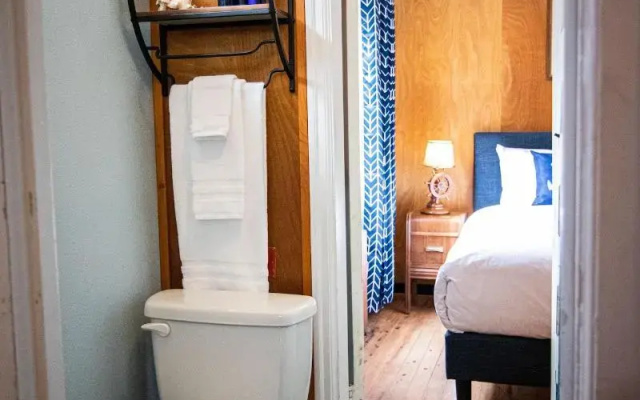 Anchor Inn Resort