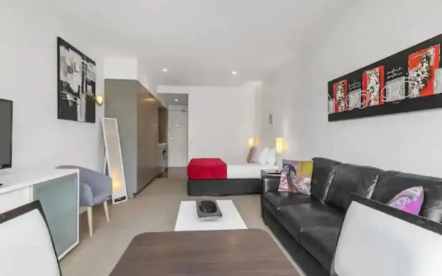 Stunning Spacious Studio In Viaduct Basin