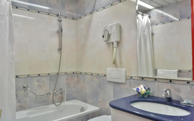 Melas Hotel