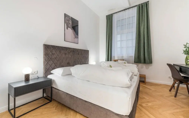 easy-flat Votiv - 153sqm Apartment with Terrace