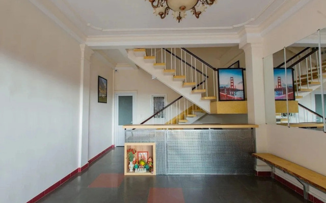 Oyo 569 Z Hotel