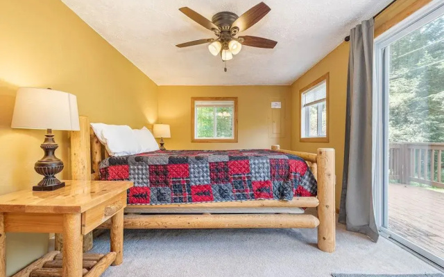 Cabin At Slope'S Edge