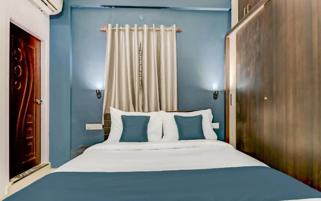 OYO Silverkey Executive Stays,24047 Airport