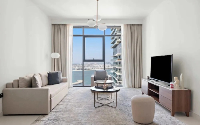 Silkhaus Waterfront 1BR in Marina Vista Tower