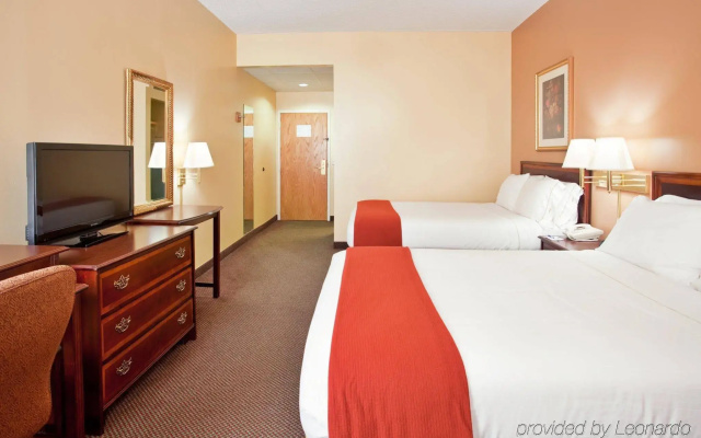 Holiday Inn Express Marshfield by IHG
