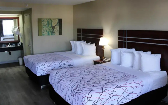 Rancho San Diego Inn & Suites