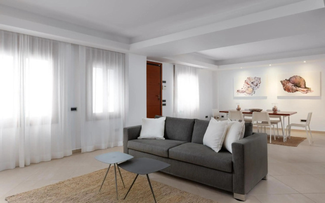 Love White Villa
