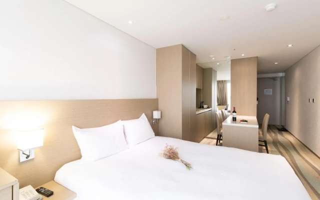 Ebenezer Hotel