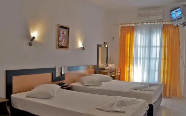 Karaoulanis Beach Aparthotel