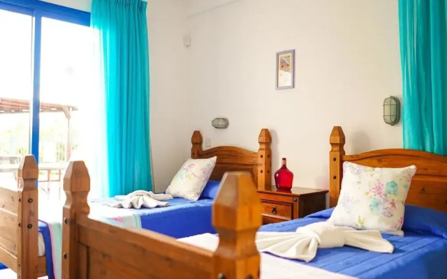 Azzurro Holiday Villas Peyia