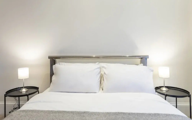 Chic 2BR apt in Kensington, Near Holland Park