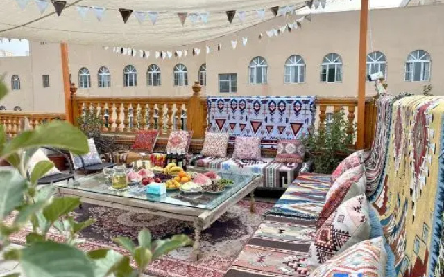Pomegranate Flower Homestay (Kashgar Ancient City Scenic Area)